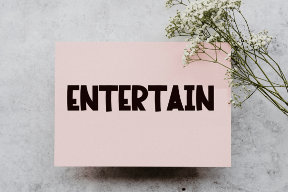 Entertain Font Review: A Classy Display Typeface for Branding
